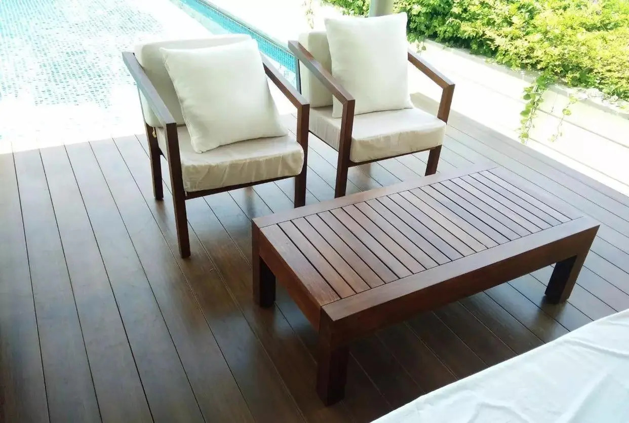木塑桌椅